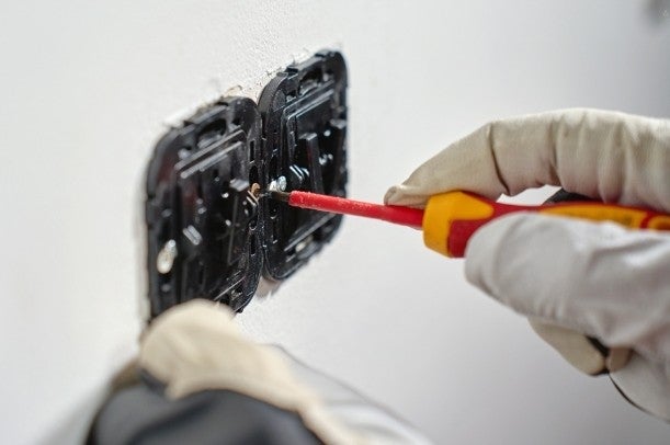 Testing voltage
